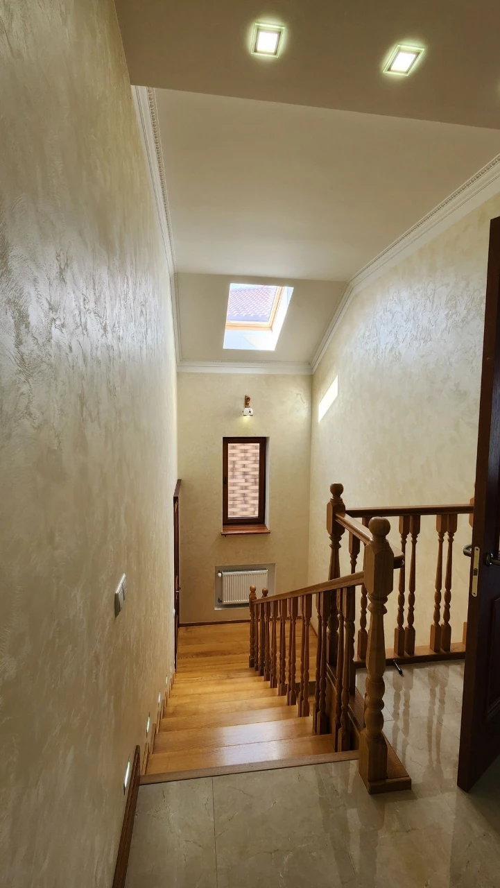 Sale of owner's house in Sauvignon, 315 m², 7.5 hundred