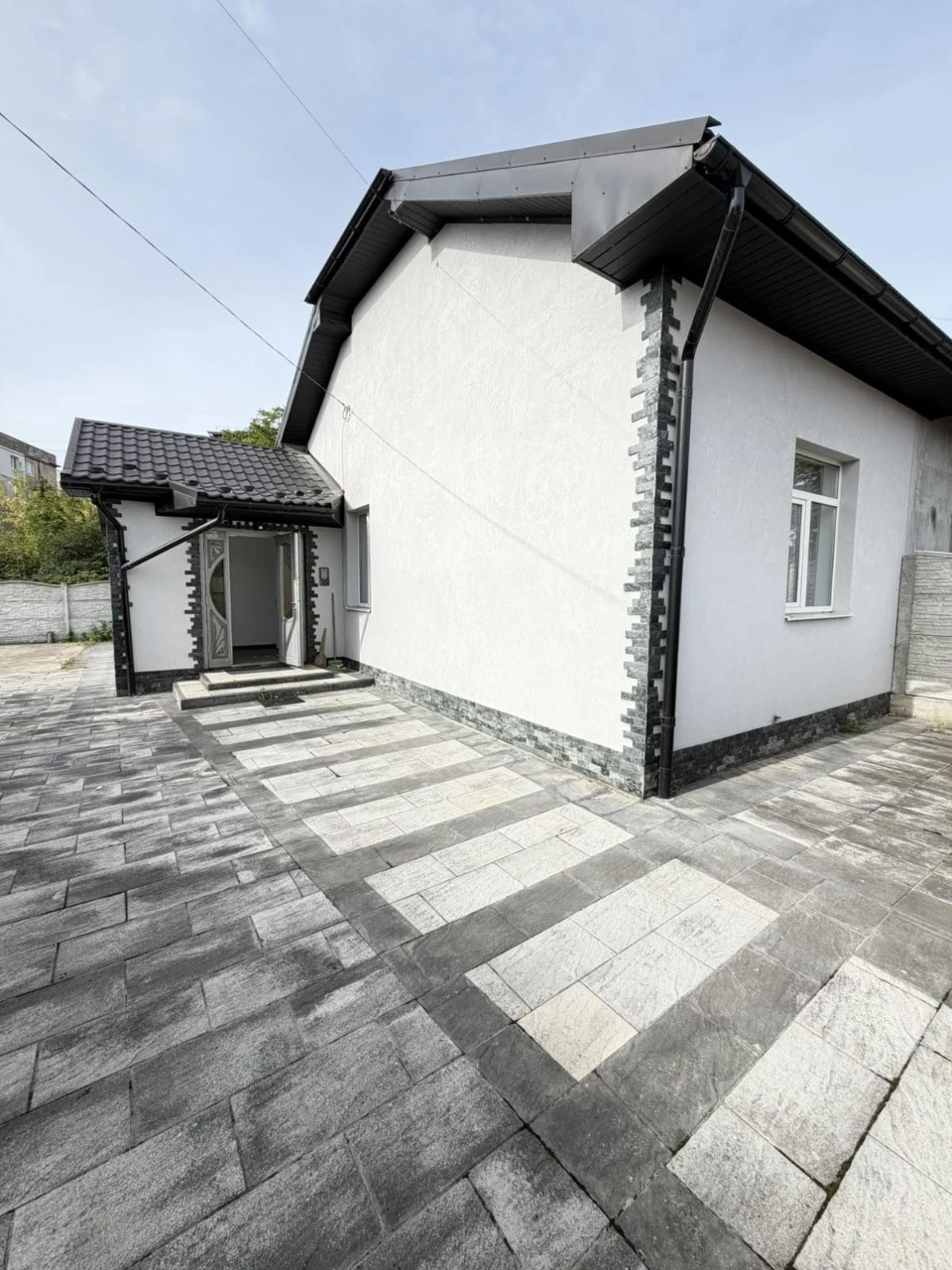 продам пів будинка район вул Вовчинецької