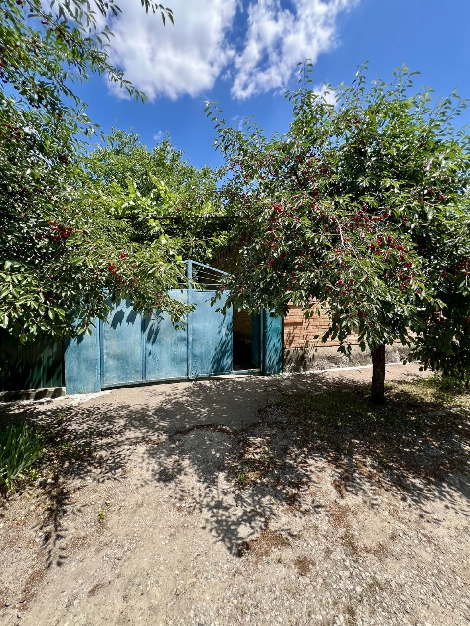 Будинок р-н НовоОлексіївка, літня кухня + гараж