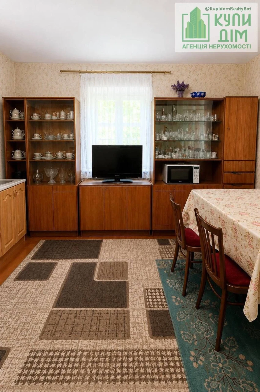Продається частина будинку на Озерній балці з окремим двором