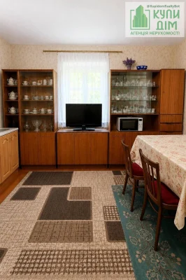 Продається частина будинку на Озерній балці з окремим двором
