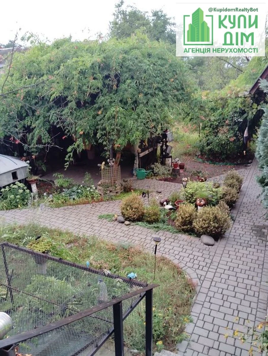 Продається частина будинку , селище Молодіжне.