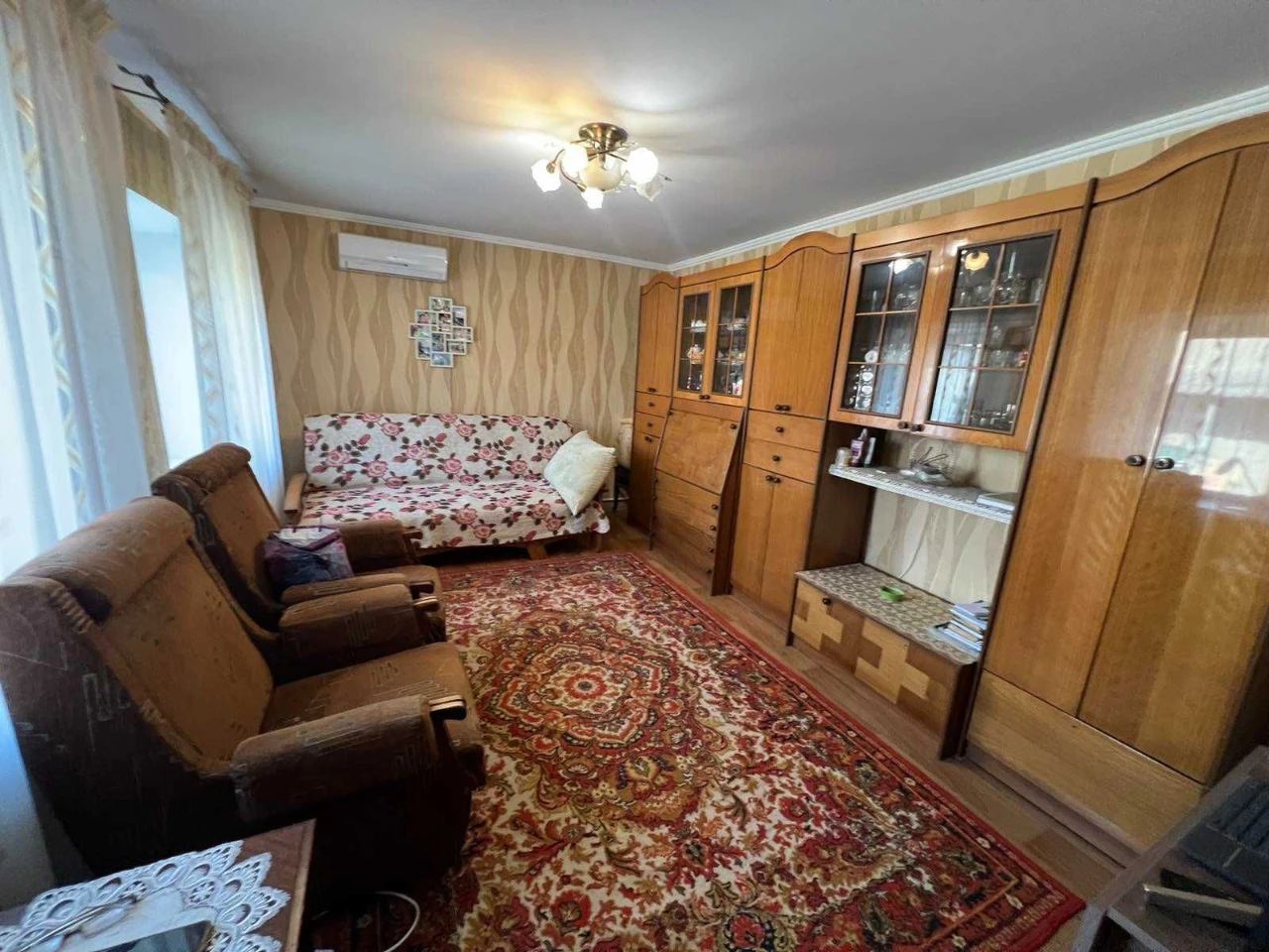 Продаються два будинки в одному дворі,  Корабельний, центр.