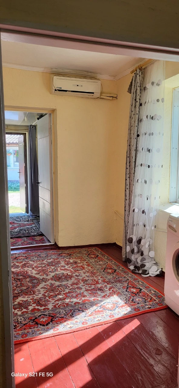 Юрівка, 18 школа, квартира у приватному секторі, частина буд
