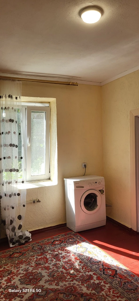 Юрівка, 18 школа, квартира у приватному секторі, частина буд