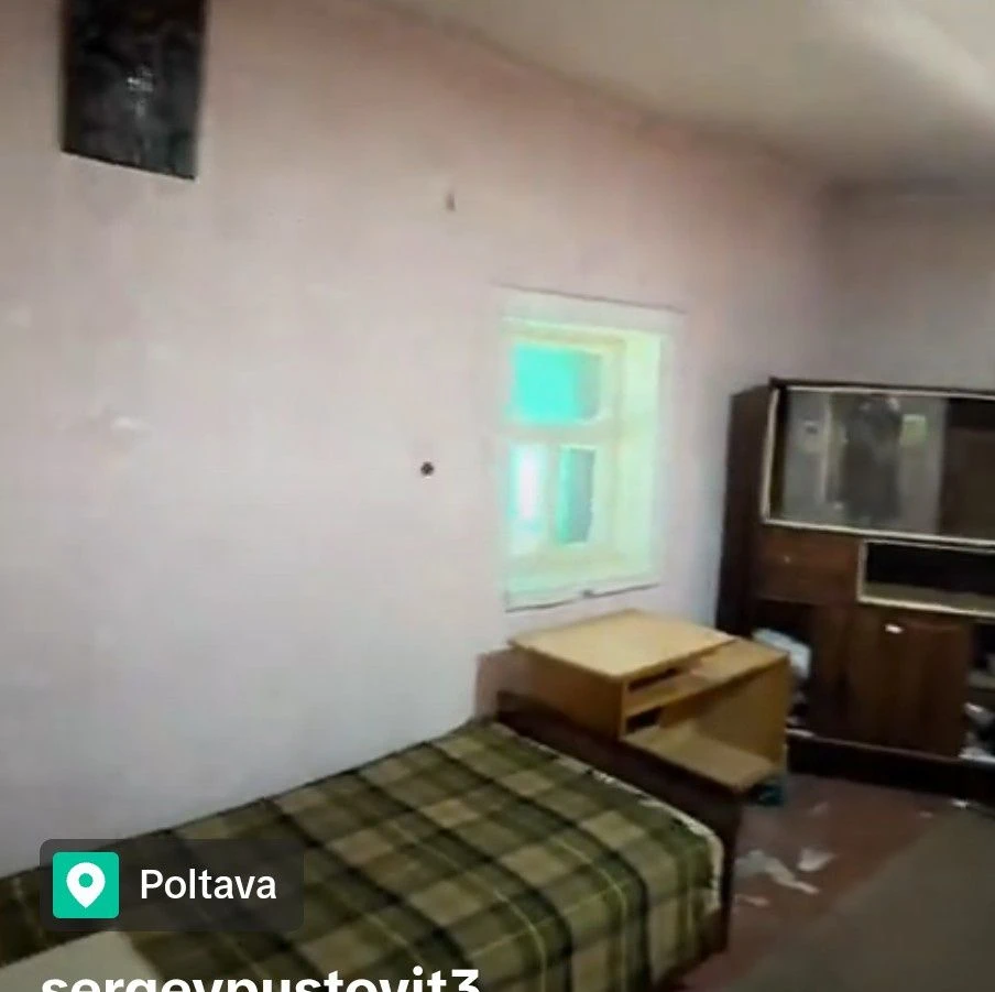 Продам  дом с колодцем!  Две печки АГВ.   Не далеко сосновый