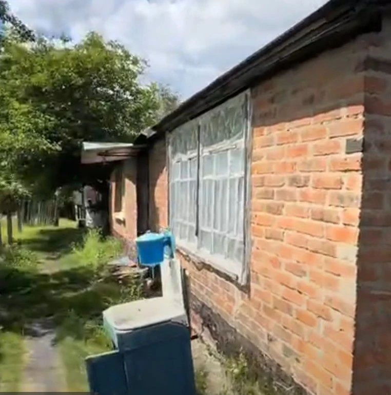 Продам  дом с колодцем!  Две печки АГВ.   Не далеко сосновый