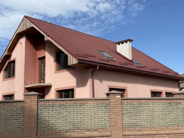 Продаж будинку у місті