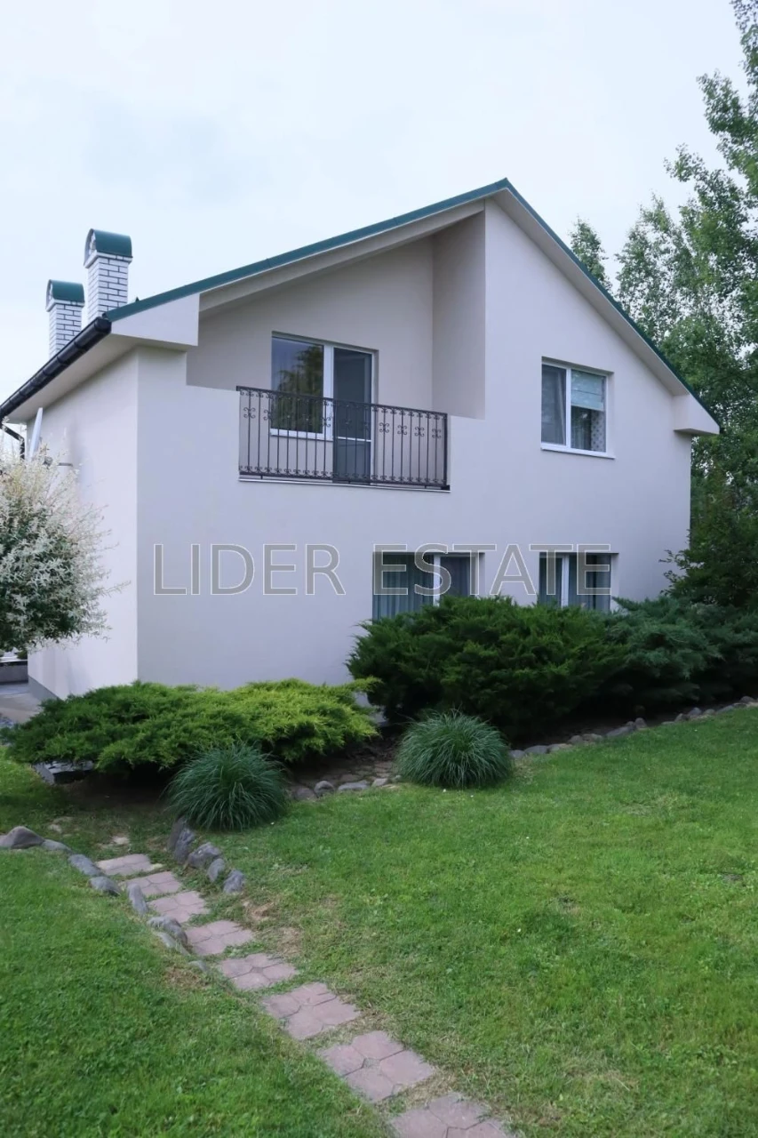 Продаж сучасного 2-поверхового будинку 170 м² з авторським р