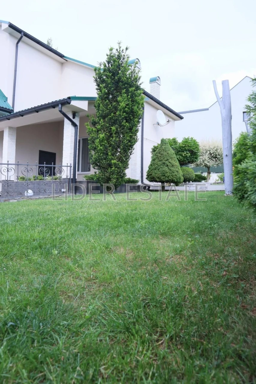 Продаж сучасного 2-поверхового будинку 170 м² з авторським р