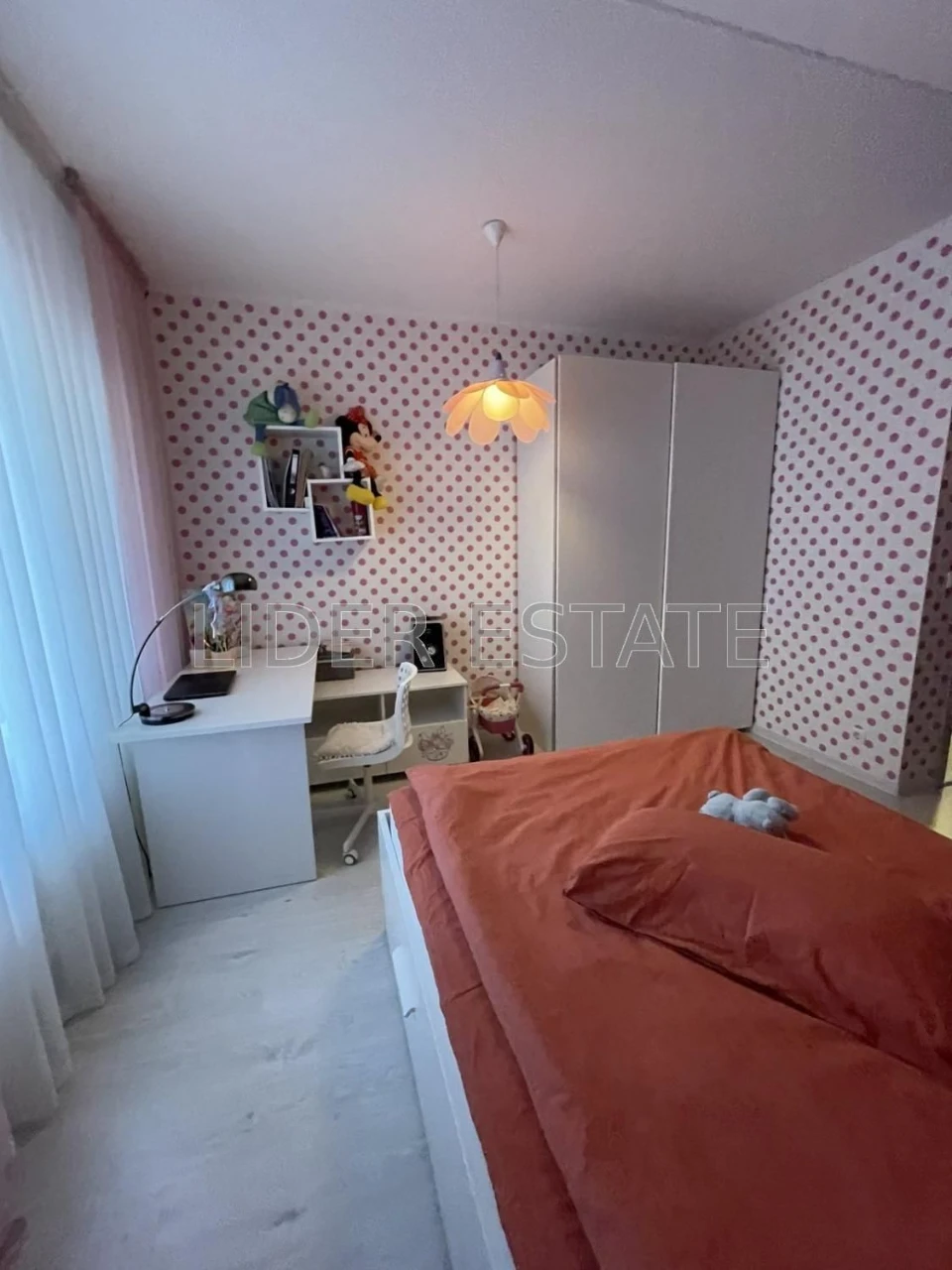 Продаж сучасного 2-поверхового будинку 170 м² з авторським р