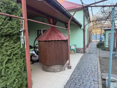 Два будинки біля Дастору