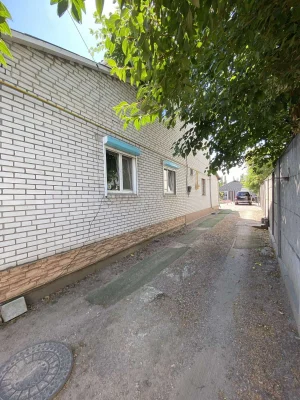 Будинок двоповерховий з ремонтом, меблями та побутовою техні