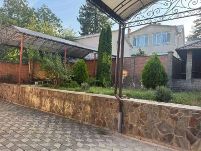Продається будинок в парковій зоні