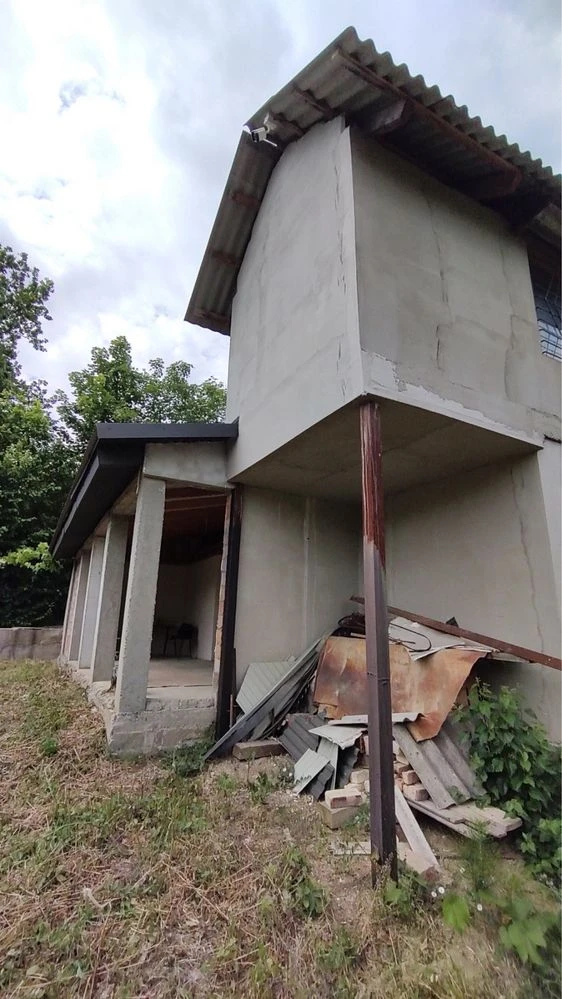 Продаж будинку на вул. Горіхівській.
