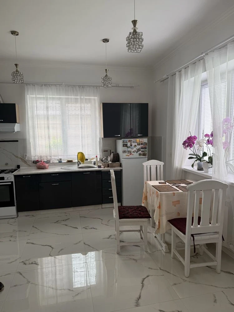 Продається 5кімн будинок з власним ставком вул.Дунайська (Са