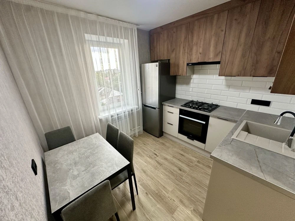 Продам 2-х кімнатну квартиру