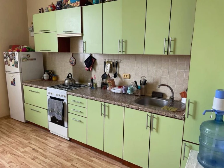 Продам трехкомнатную квартиру (улица Приднепровская5)