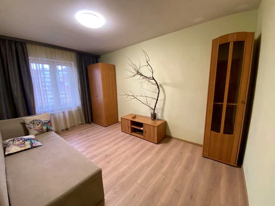 Квартира. Київ, Драгоманова вул.
