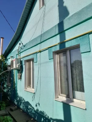 Продам свій будинок з гаражем та літньою кухнею