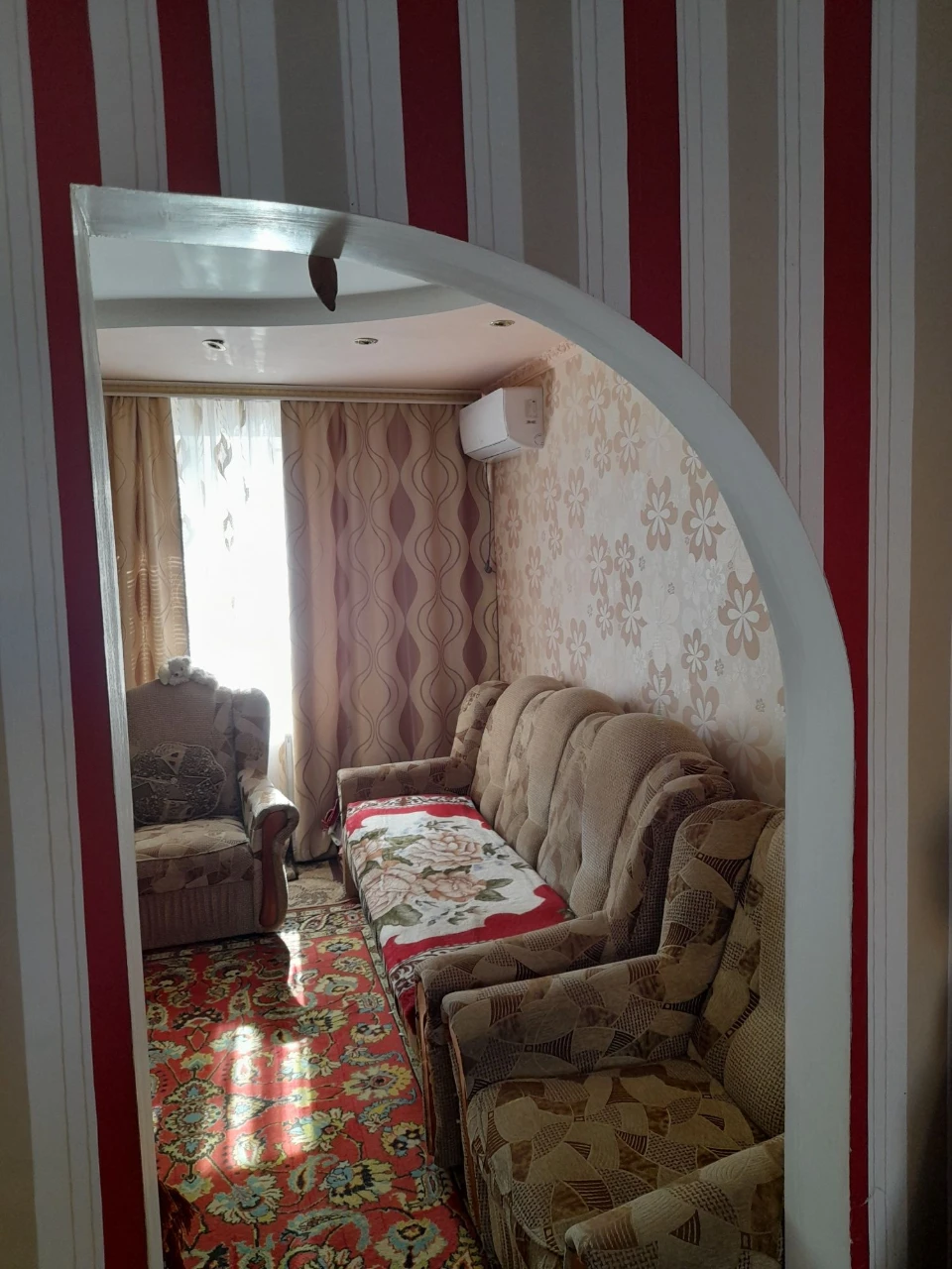 Продам свій будинок з гаражем та літньою кухнею