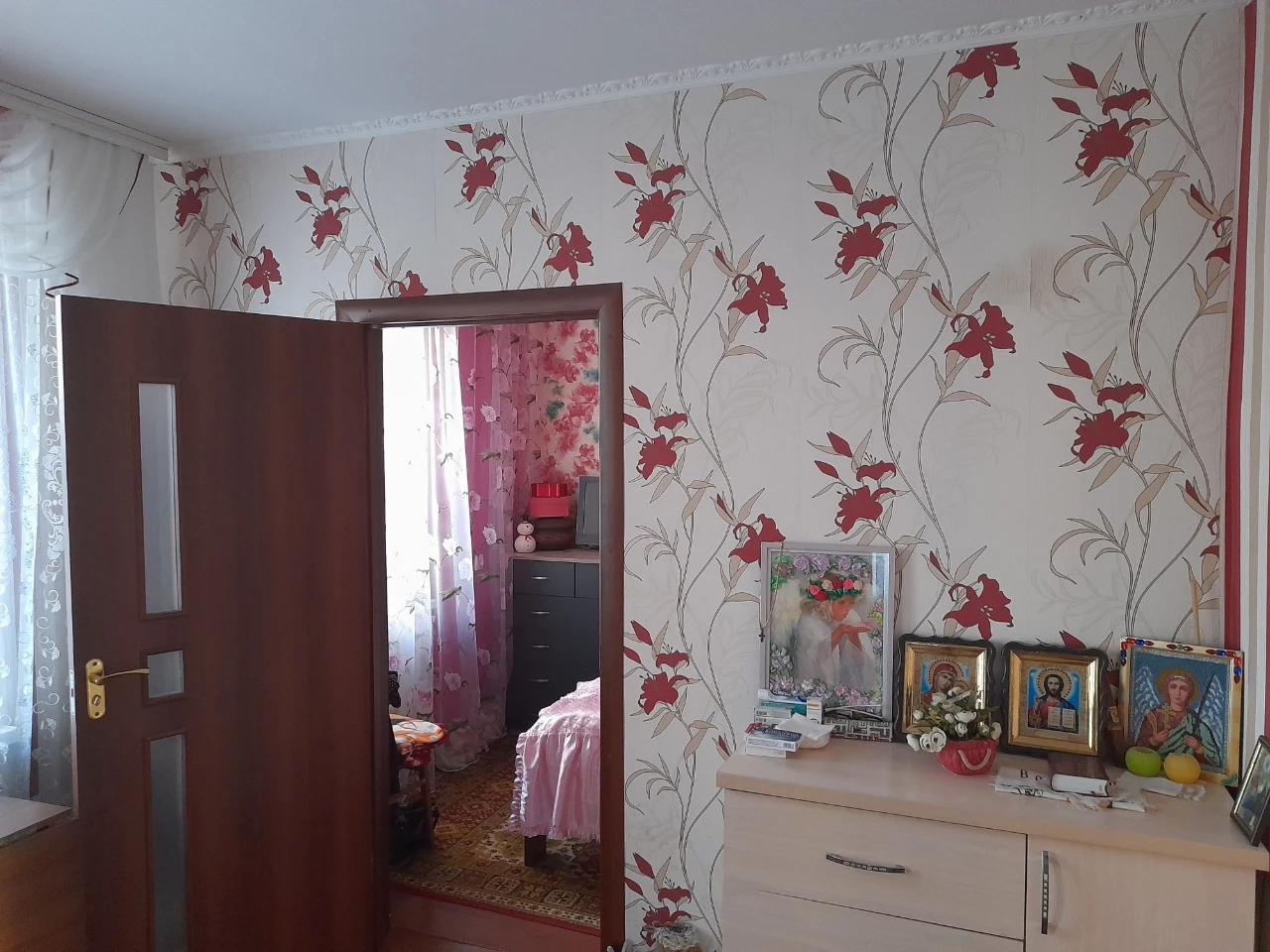 Продам свій будинок з гаражем та літньою кухнею