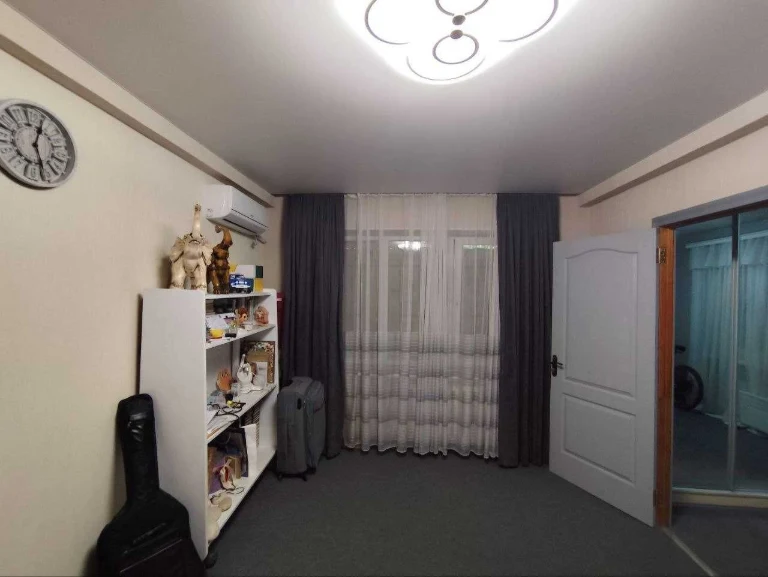 Продаж 2 кімн. квартири вул. Космічна.