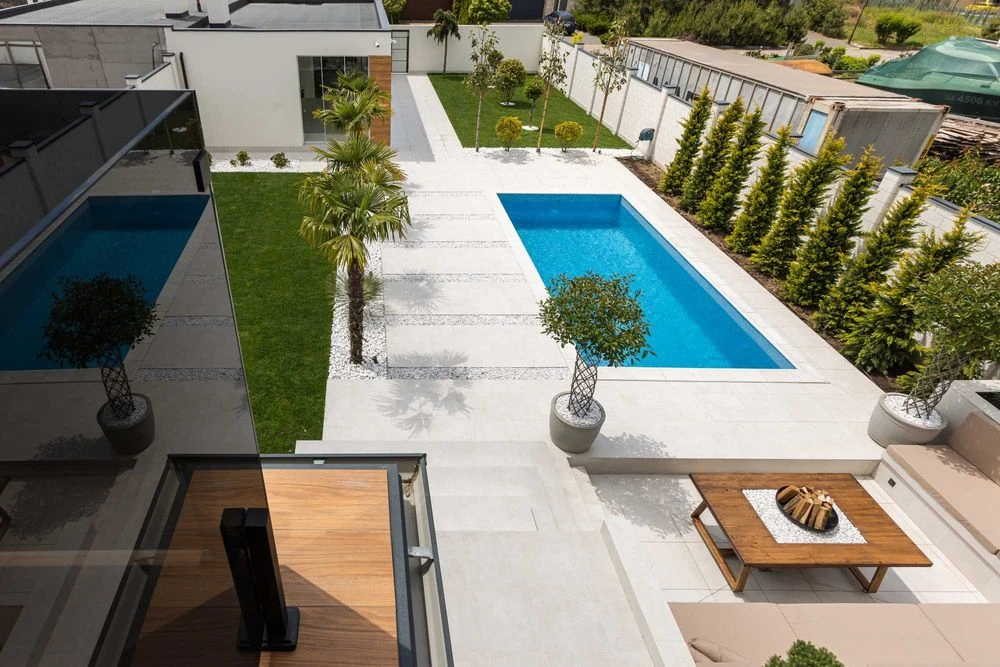 Elite premium house in Sauvignon! Swimming pool! Rescheduling
