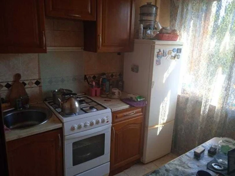 Продам 3 к. кв. 4/5, Новые Дома, улица Каденюка