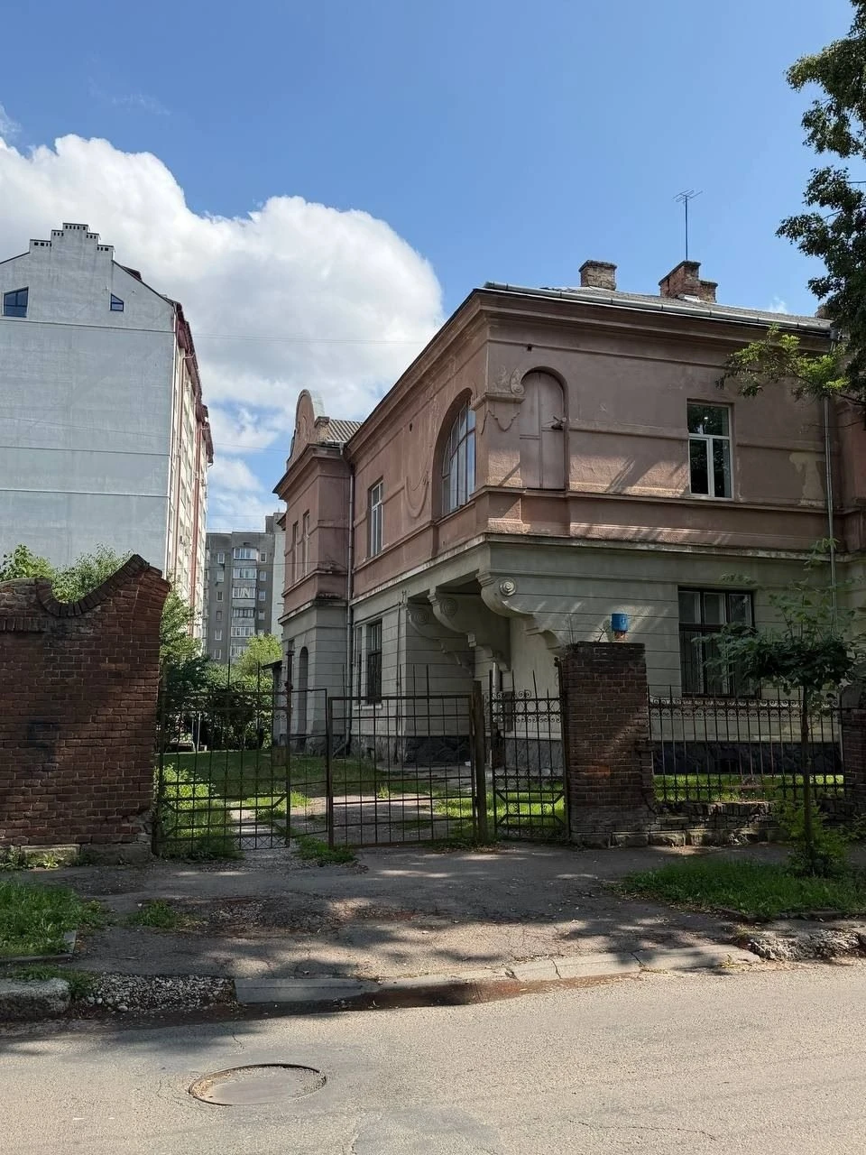 Ексклюзивна квартира в польському будинку на Тарнавського