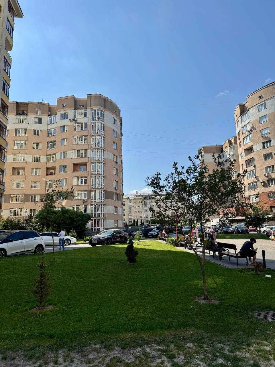 Продається елітна 3-кімнатна квартира в новобудові на Чорнов