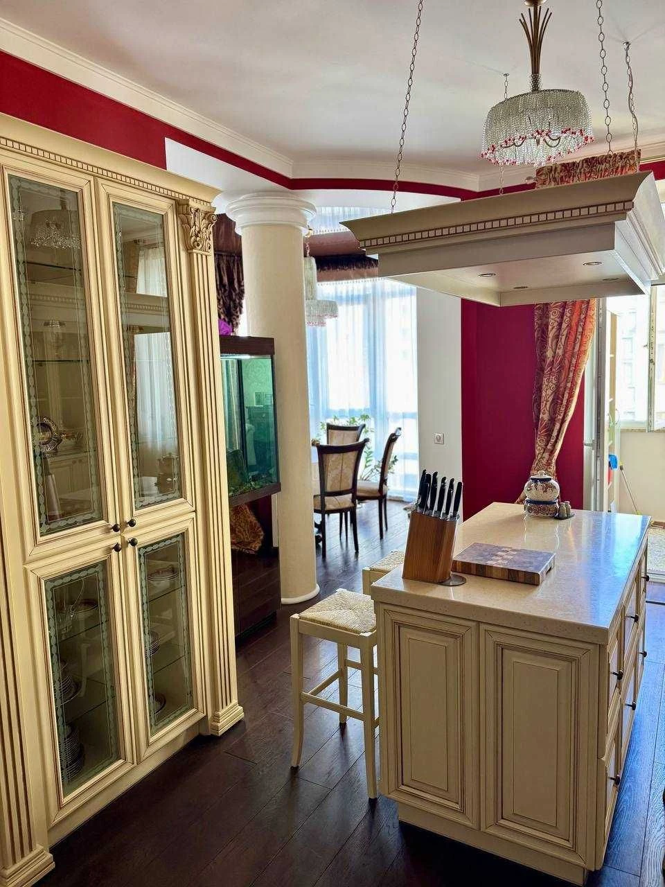 Продається елітна 3-кімнатна квартира в новобудові на Чорнов