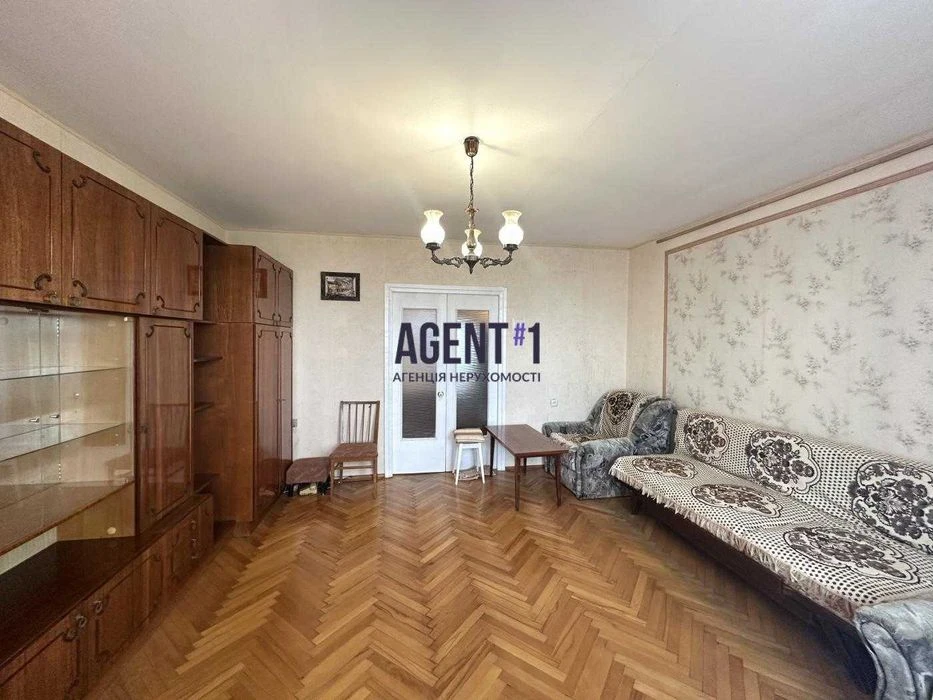 Продаж 3-кімн. квартири 68.4 кв.м., Київ, вул. Бакинська, ме