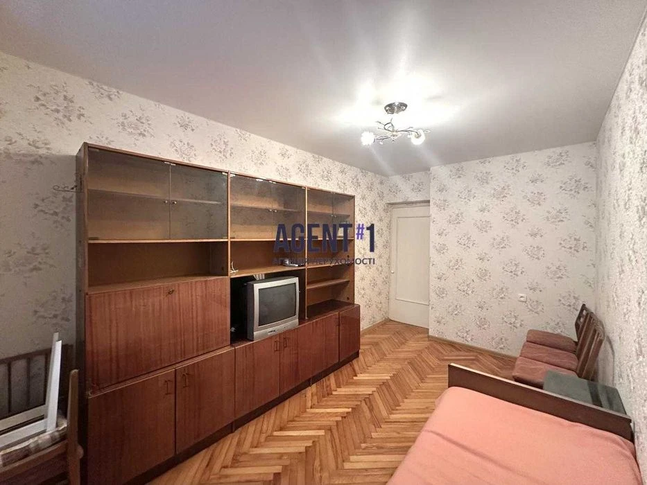 Продаж 3-кімн. квартири 68.4 кв.м., Київ, вул. Бакинська, ме