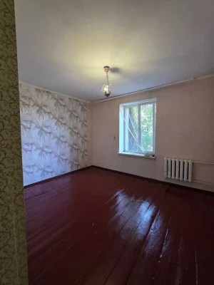 3-х кімнатна з власним двором на Паустовського