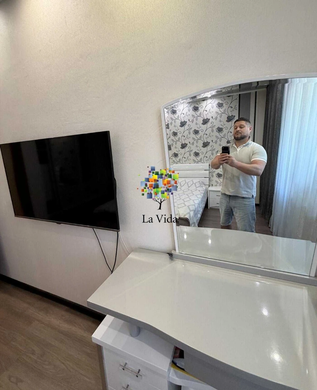 продаж 4к квартири ул. Александры Экстер 9