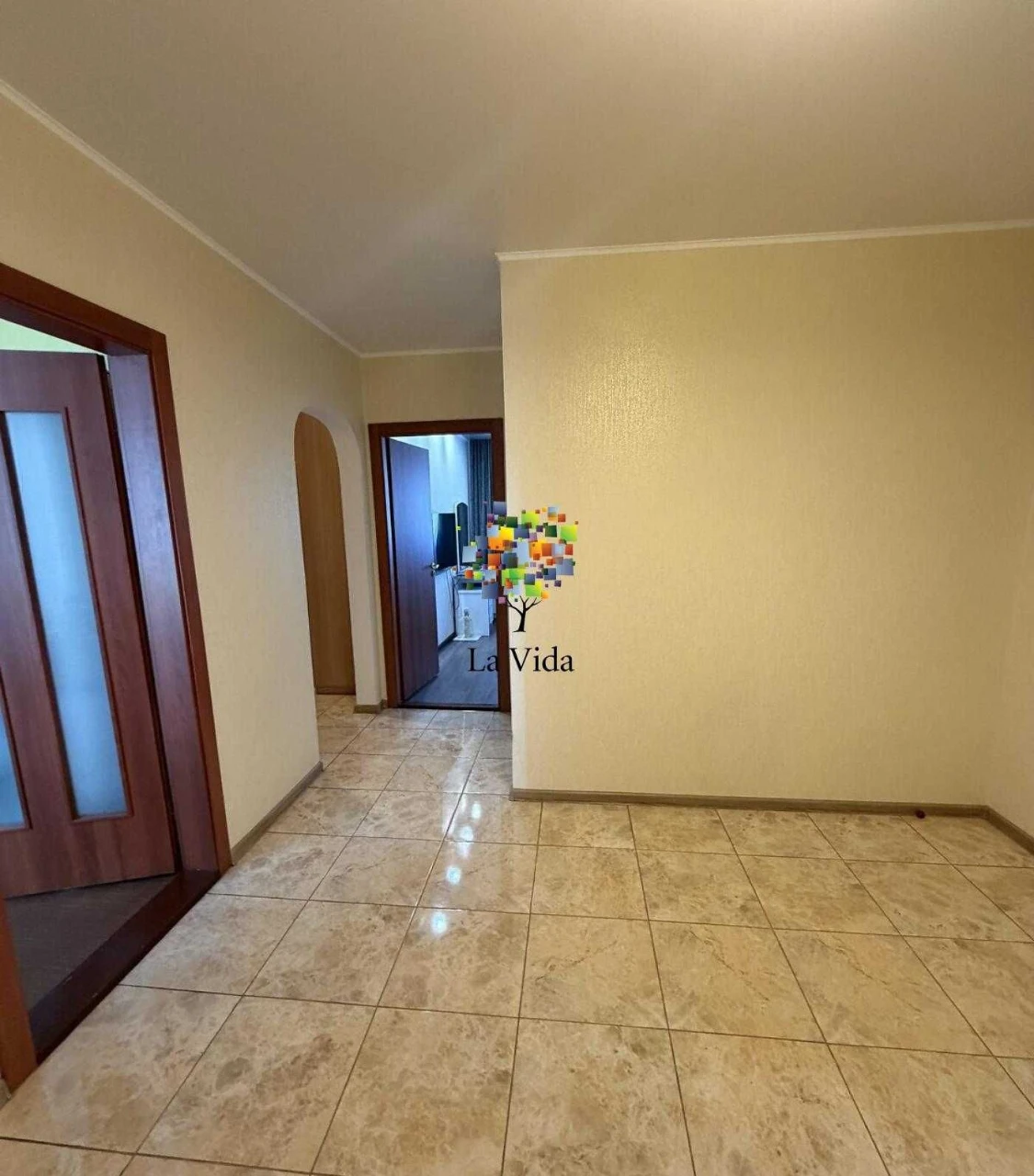 продаж 4к квартири ул. Александры Экстер 9