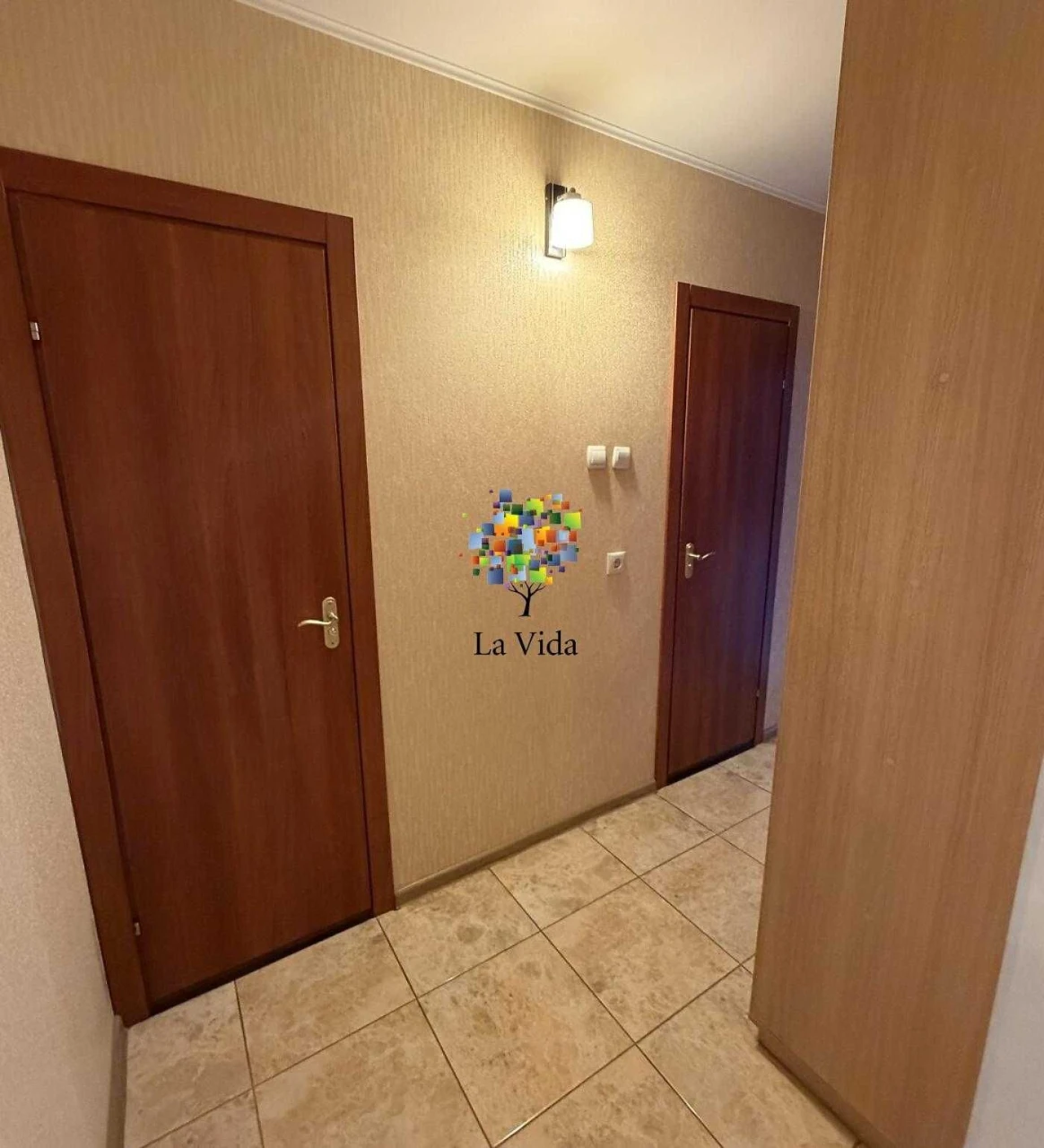продаж 4к квартири ул. Александры Экстер 9