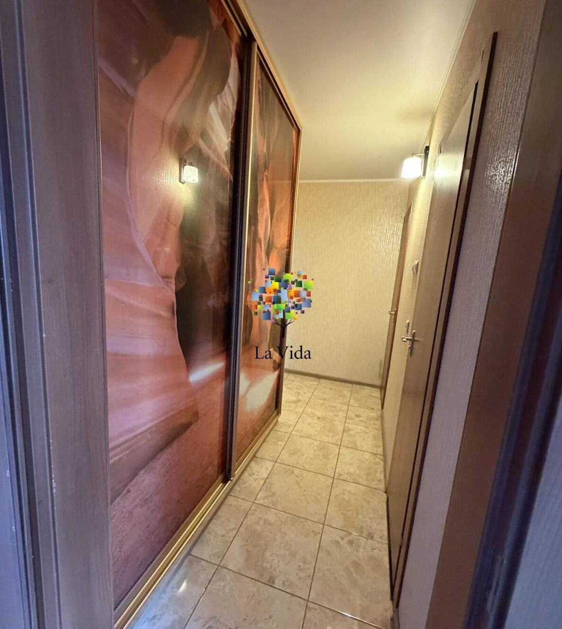 продаж 4к квартири ул. Александры Экстер 9