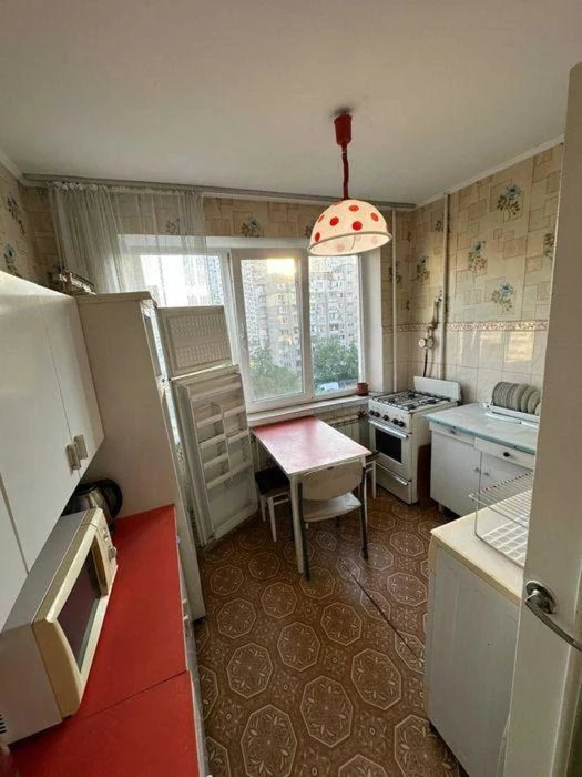 Продаж 3кімн. квартири біля метро Героїв Дніпра. Оболонь, ву