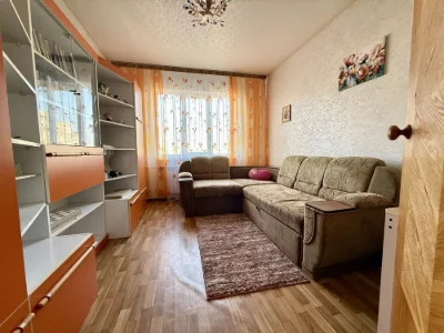 Продається простора 3-кімнатна квартира за адресою: проспект