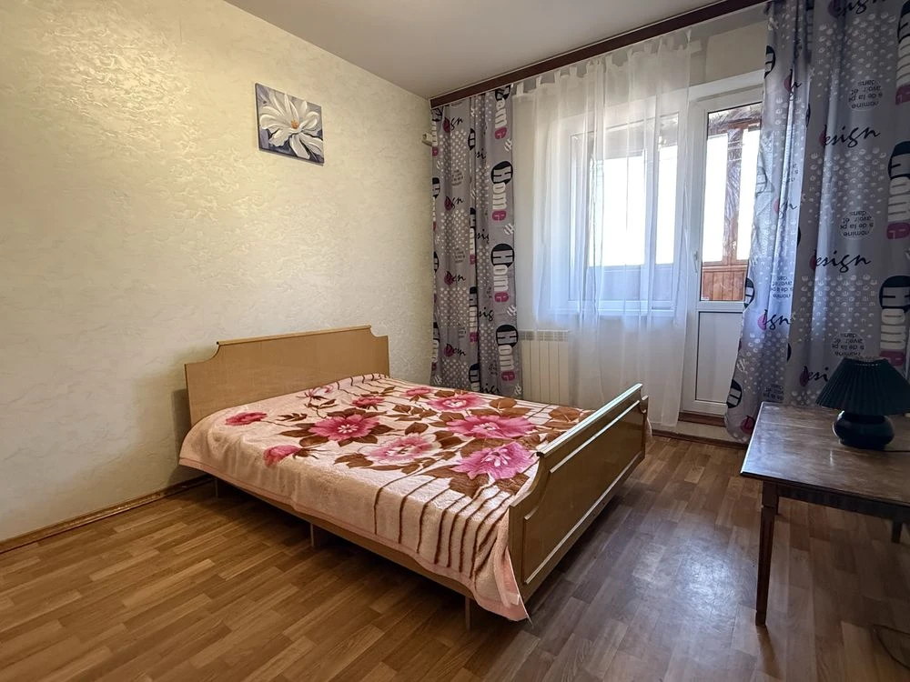 Продається простора 3-кімнатна квартира за адресою: проспект