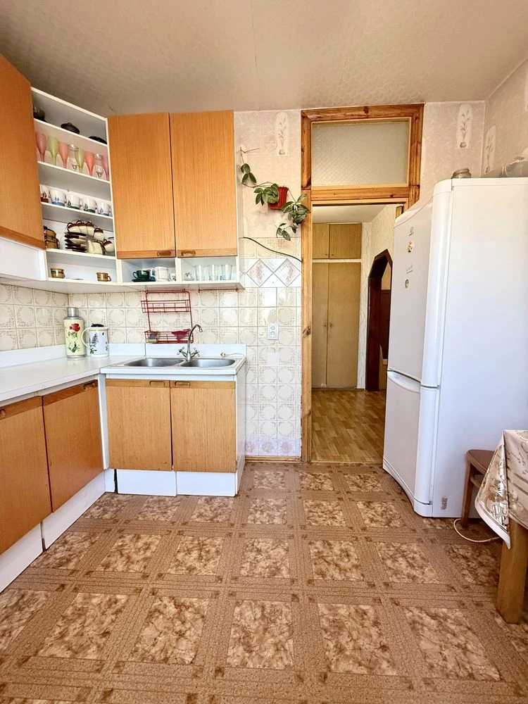 Продається простора 3-кімнатна квартира за адресою: проспект
