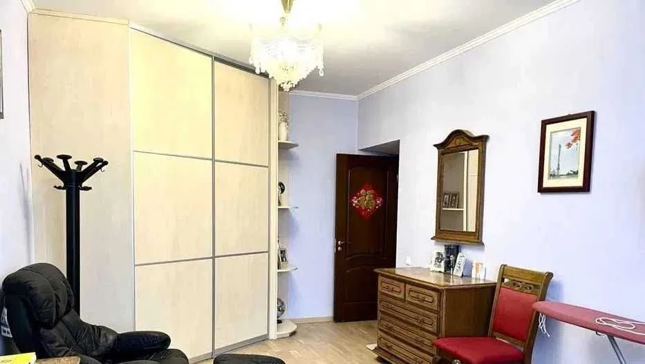 Продам 3-кімн. Старонаводницька вул. 7a, 100 м.кв