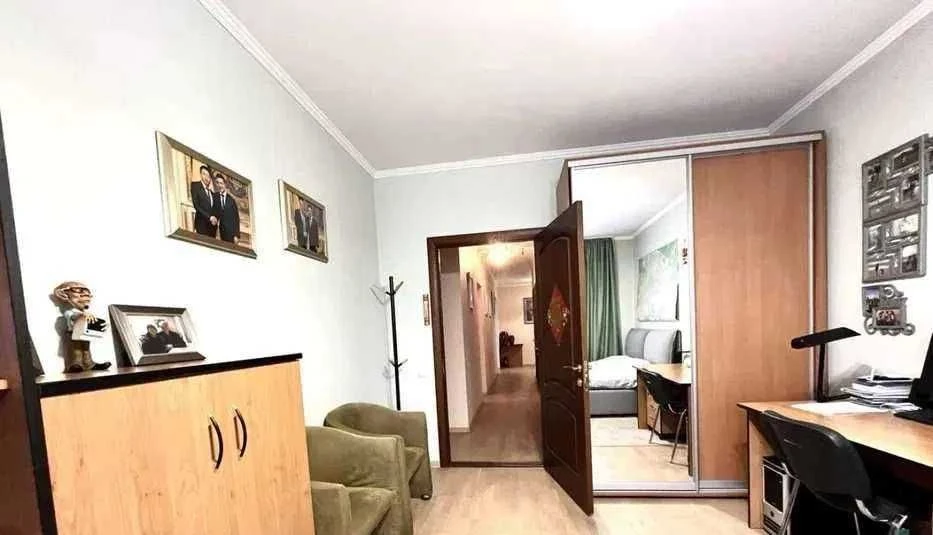 Продам 3-кімн. Старонаводницька вул. 7a, 100 м.кв