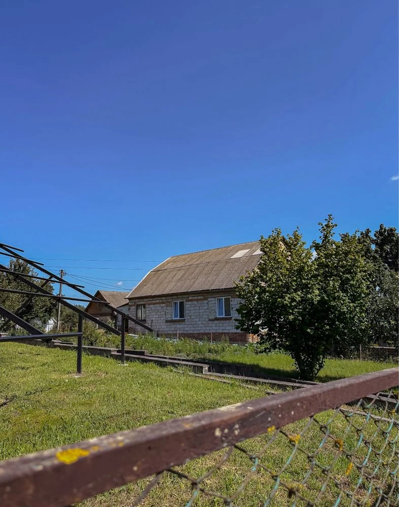 Терміновий продаж 1/2 будинку. 35 000$