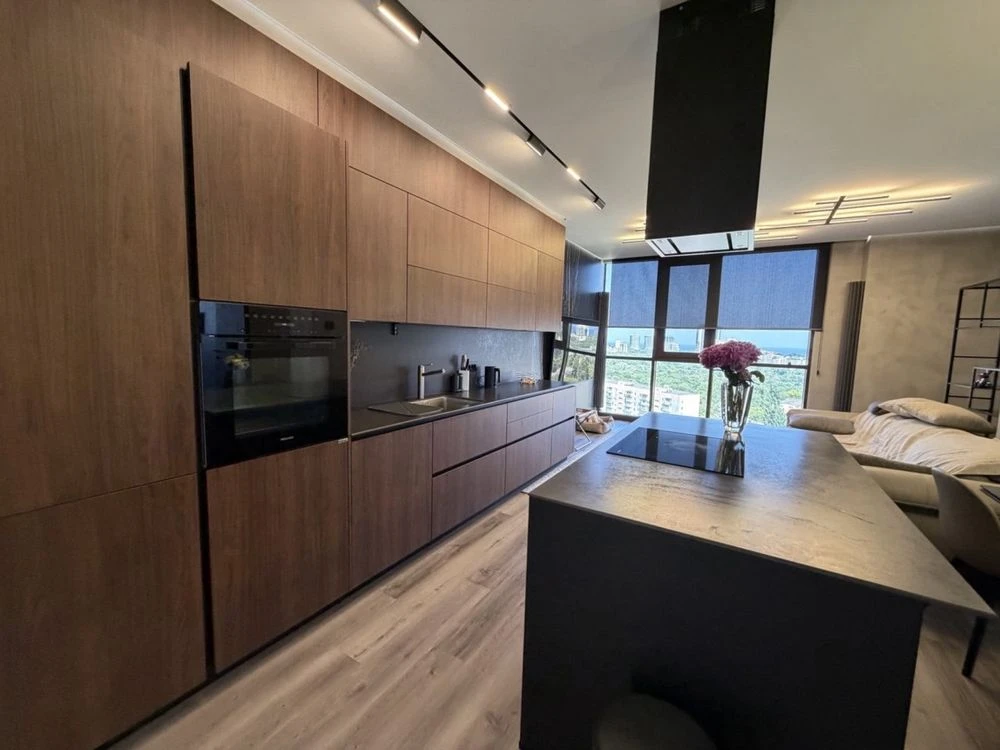 Продам 3 комнатную VIP квартиру ЖК «Акропрль», Фонтанская до