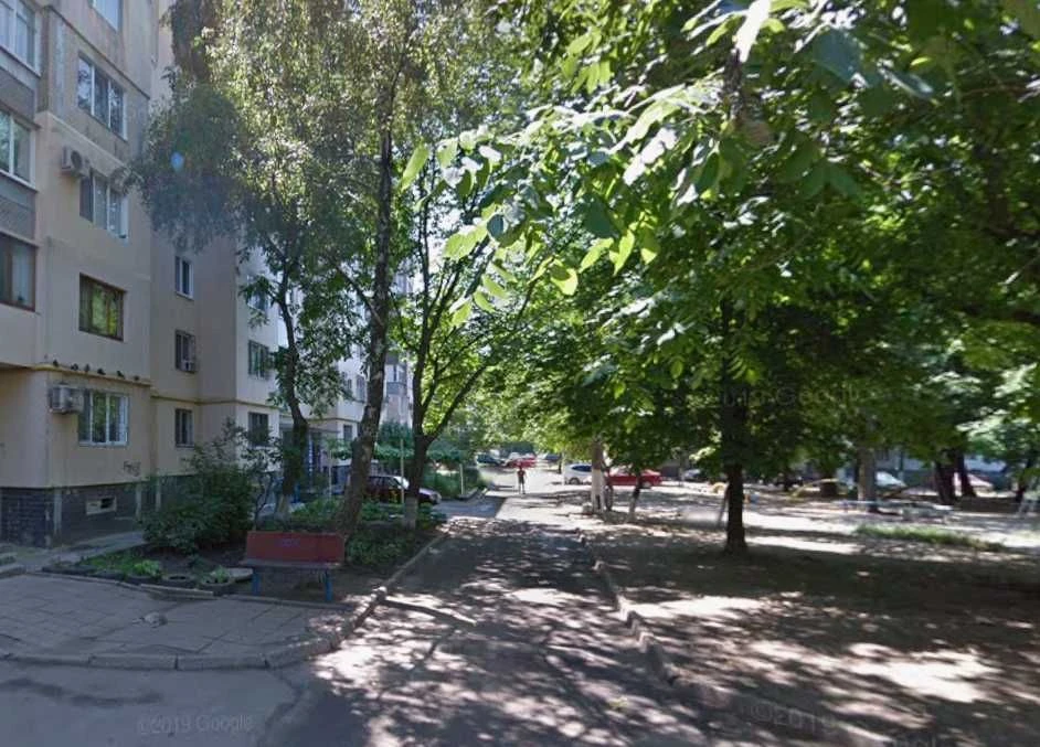 Продам 2- кімнатну квартиру на Бочарова ( Бувалкіна) / Добро