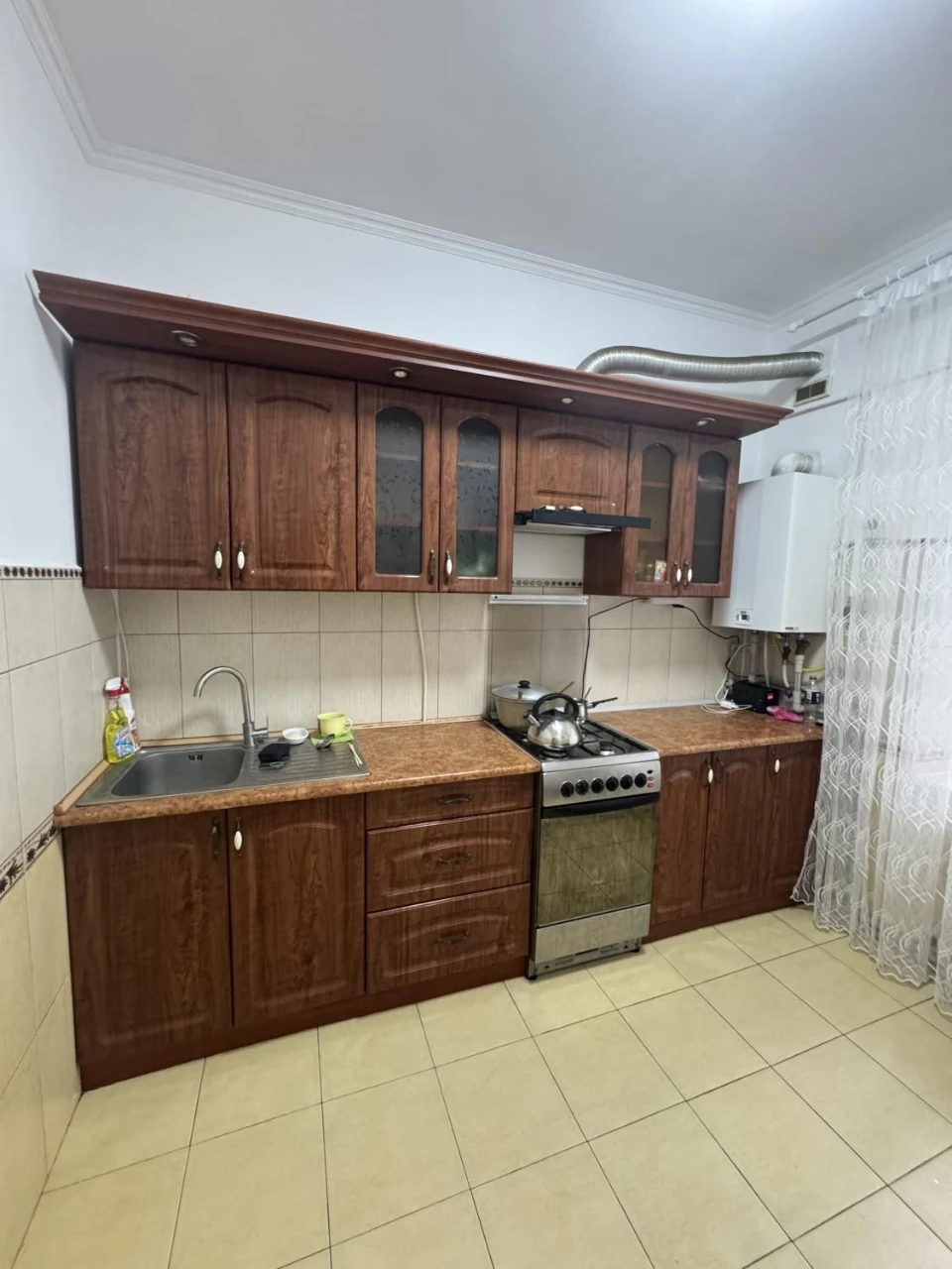 Продам 3-к квартиру-будинок з ремонтом на вул. Ватутіна/Б.Хм