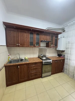 Продам 3-к квартиру-будинок з ремонтом на вул. Ватутіна/Б.Хм